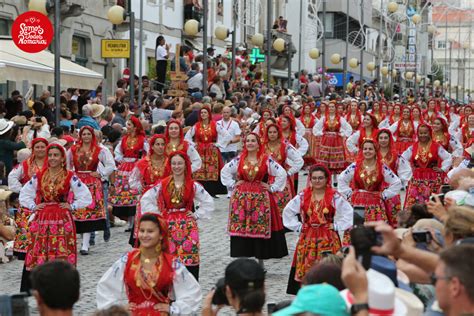 Regi O Desfile Da Mordomia Encheu As Ruas De Viana Do Castelo O