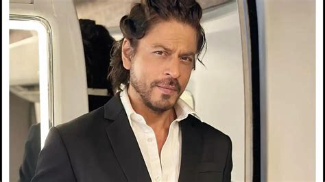 Shah Rukh Khan To Undergo Emergency Eye Surgery In The Us Fans Pray For Speedy Recovery