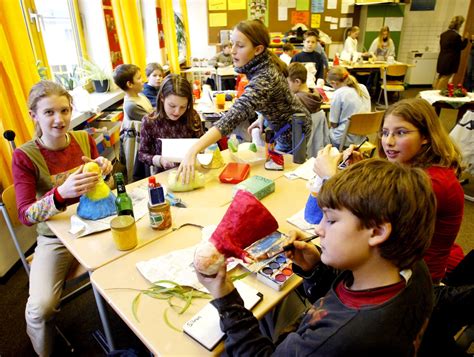 Recht Auf Bildung Politik F R Kinder Einfach Erkl Rt Hanisauland De