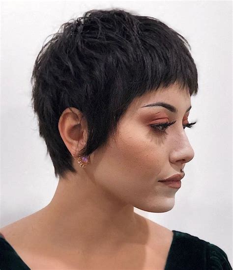 17 Trendy Fall Hairstyles With Bangs For 2023