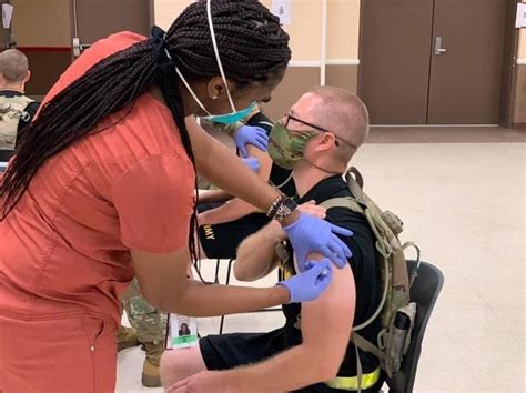 Reynolds Army Health Clinic Staff Administers Th Covid