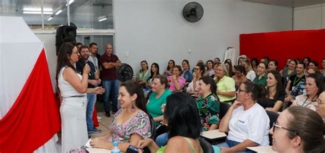 Funcion Rias Da Secretaria De Educa O Recebem Homenagem