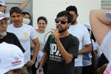 abraço ato e caminhada profissionais da enfermagem tomam às ruas