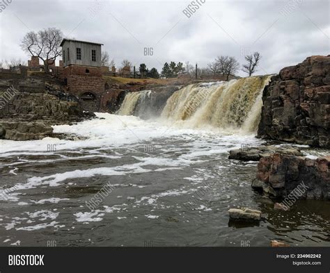 Big Sioux River Flows Image & Photo (Free Trial) | Bigstock