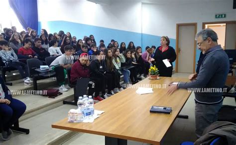 Lamezia Rocco Mangiardi Incontra Gli Studenti Del Manzoni Augruso