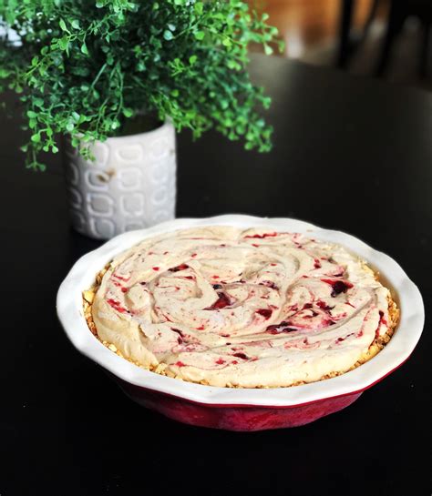 I Made Sohlas Salted Pbandj Ice Cream Pie—the Crust On This Thing Is