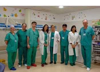 La Unidad De Cirug A Pedi Trica Del Hospital Reina Sof A Realiza Unos