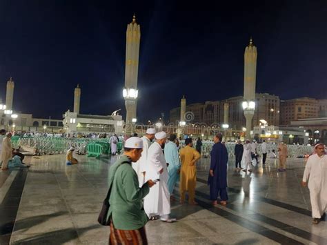 110 Masjid Al Nabawi Night Stock Photos - Free & Royalty-Free Stock ...