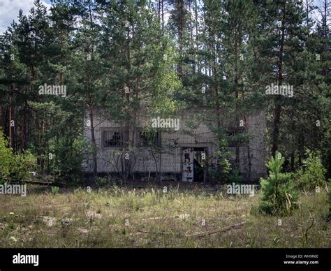 Abandoned military building in Chernobyl-2 city in Chernobyl Exclusion ...