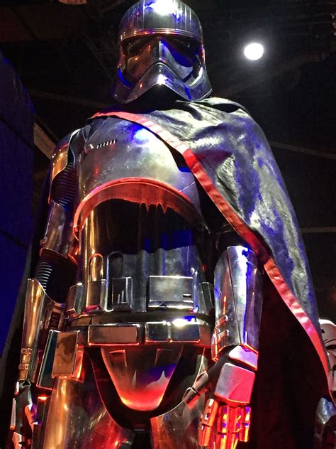 Star Wars 7 See Captain Phasmas Costume In Shiny Detail Collider