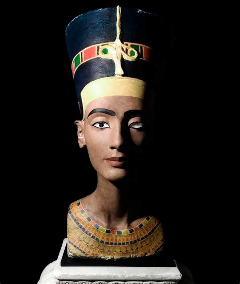 Scultura Di Nefertiti