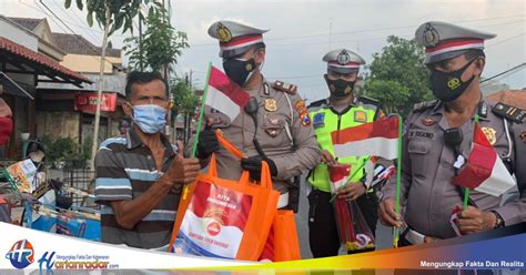 Wujudkan Polri Peduli Satlantas Polres Bojonegoro Berikan Paket