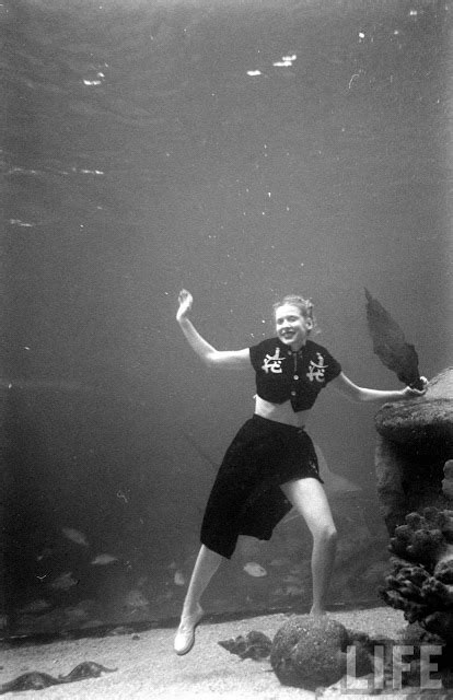 Rare Photos of an Underwater Fashion Show That Took Place in 1947 | Art-Sheep