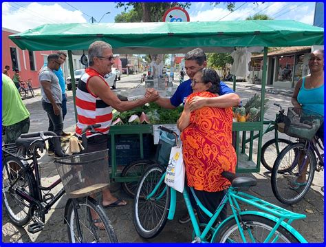 PREFEITURA RECUPERA CANTEIROS E CALÇADA DA AVENIDA RIO MAR BK2