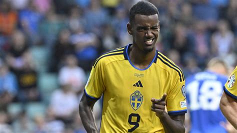 Alexander Isak In Top Form And Power Header Helps Sweden To Essential