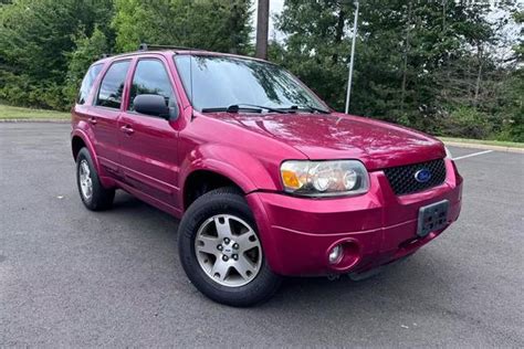 Used 2005 Ford Escape Xlt Specs And Features Edmunds