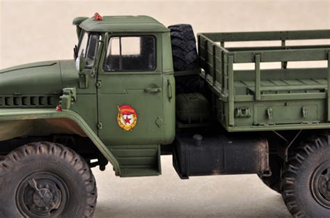 Trumpeter Russischer Ural D Truck Lkw Fahrzeug