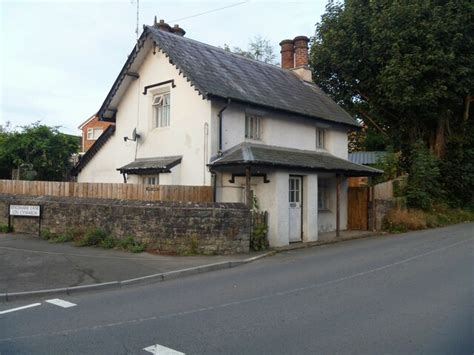 Chepstow Houses Michael Dibb Cc By Sa Geograph Britain And