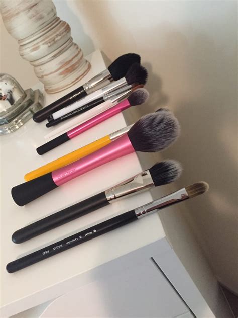 How Often You Should Wash Your Makeup Brushes - Uplifted Beauty