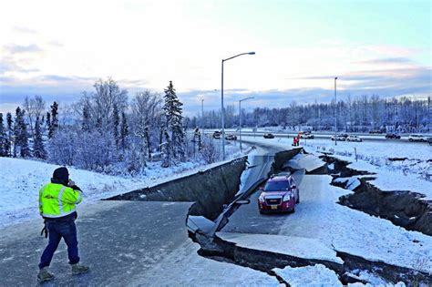 Un Fuerte Sismo Causa Destrozos Y Alerta De Tsunami Cerca De La Capital De Alaska