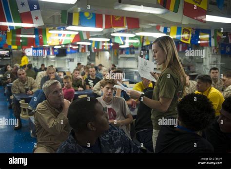 Uss Makin Island Action 120615 Stock Photo Alamy