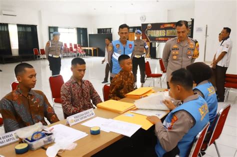 Verifikasi Pendaftaran Kapolres Magetan Beri Motivasi Dan Pesan