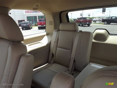 Cocoa/Light Cashmere Interior 2013 GMC Yukon Denali AWD Photo #67776819 | GTCarLot.com