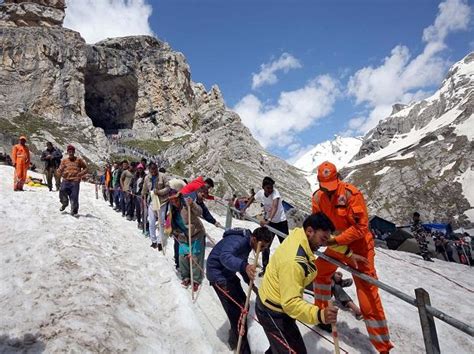 Amarnath Yatra Pilgrims Asked To Leave Kashmir After Terror Threat