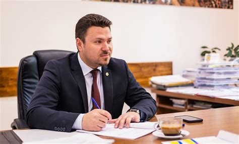 Rădăuți Primarul Bogdan Loghin a anunțat semnarea unui contract în