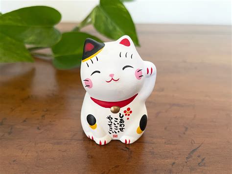 Japanese Lucky Cat Statue Maneki Neko Beckoning Waving Cat For