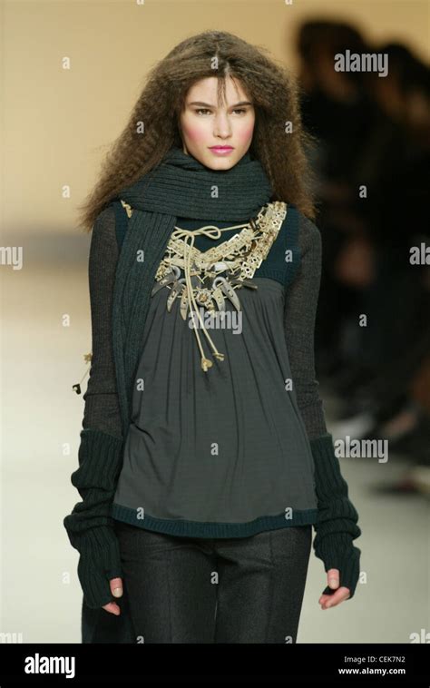 Sportmax Milan Autumn Winter Model Long Crimped Brunette Hair And