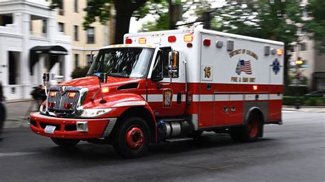 Woman Steals Ambulance In Dc Leads Police On Chase Before Being Arrested Fox News