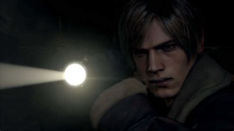 Download Leon With Flashlight R E4 Remake Wallpaper