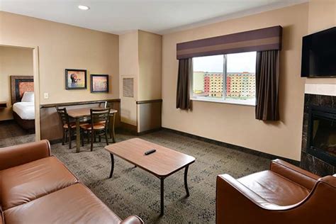 2 Bedroom 2 Bathroom Living Room Suite Pennsylvania Kalahari Resorts And Conventions