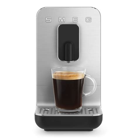 Smeg Bcc01 Automatic Coffee Machine Crema