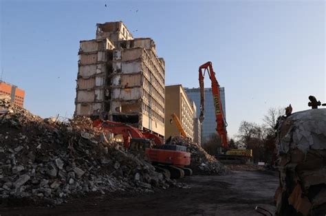 Hotel Światowit do wyburzenia Budynek znika z centrum Łodzi ZDJĘCIA