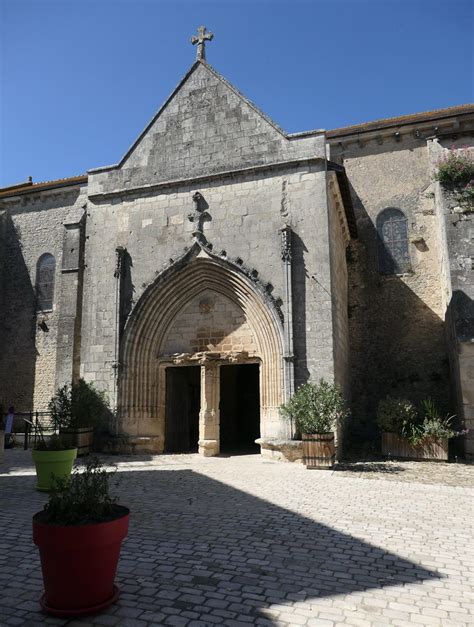 Lusignan L Glise Notre Dame Et Saint Junien Antiquaire Philippe