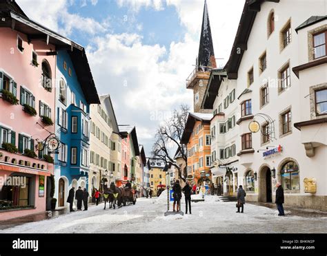 Kitzbuhel Town - Glockenspiel Kitzbuhel Tourismus / Kitzbühel is a ...