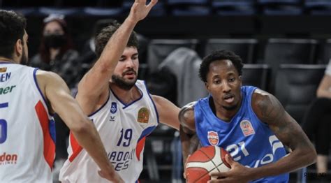 Anadolu Efes Son Saniyede Kaybetti Ribaund Dergi Basketbol