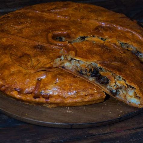 Empanada Gallega De Bacalao Y Pasas La Cocina De Frabisa La Cocina De