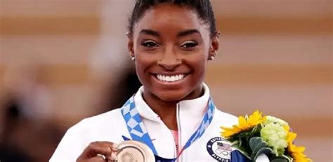 De Fio Dental Simone Biles Encosta Bumbum E Explana Corpa O