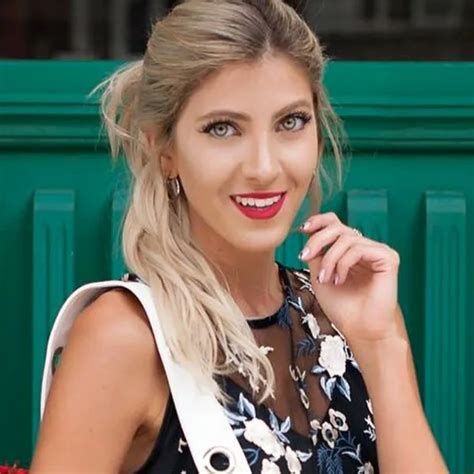 Cande Ruggeri deslumbró con una bikini de su mamá Filo News