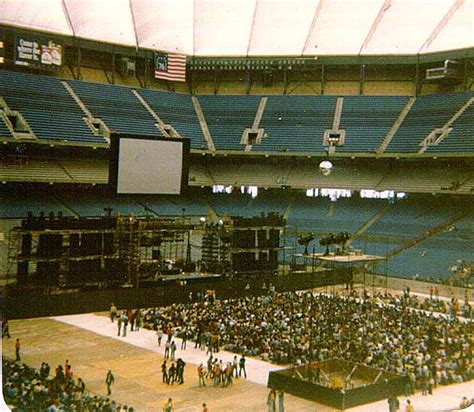 Led Zeppelin Live At The Pontiac Silverdome 1977