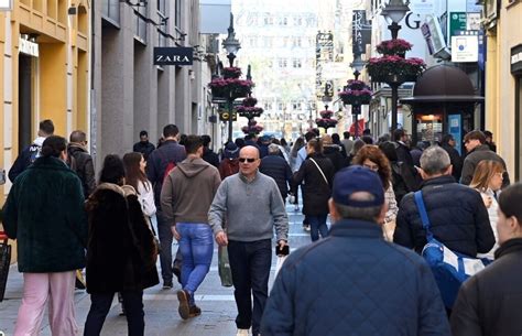 Los cordobeses ultiman las compras antes de Nochebuena en imágenes