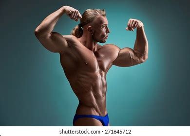 Hundred Athletic Sexy Male Body Builder With The Blonde Royalty Free Images Stock Photos