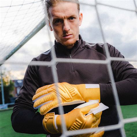 Puma Goalkeeper Gloves ULTRA HYBRID Pickford Golden Glove Sondermodell