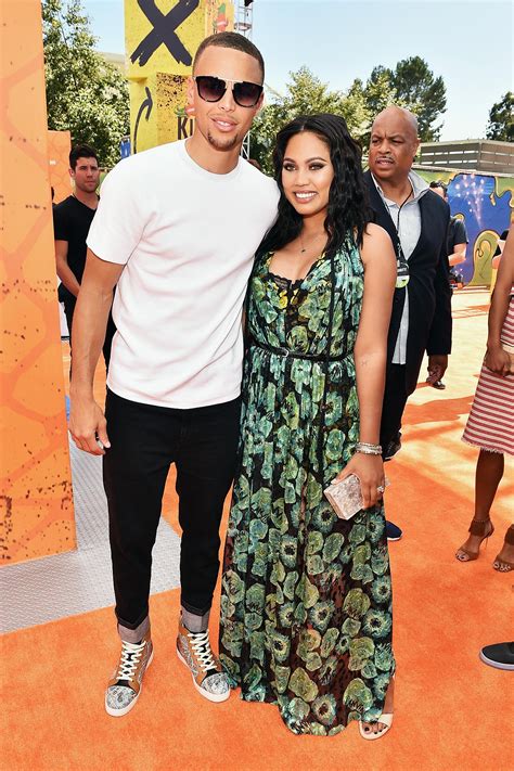 Stephen Curry Wife Pregnant Ayesha Curry Fires Back At Comment About 10 Month Old Son S Weight