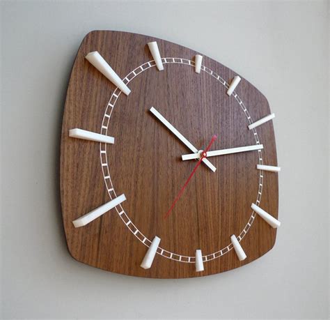 26 Extremely Creative Handmade Wall Clocks Style Motivation