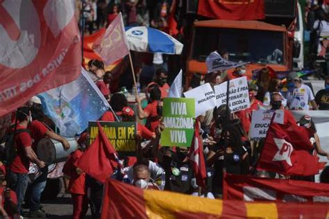 Manifestantes Voltam às Ruas Em Todo O País Contra Bolsonaro