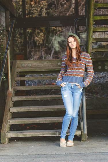 Senior Portrait Photo Picture Idea Girls Fall Steps Stairs